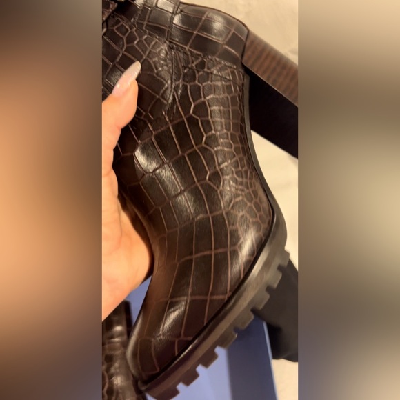 🤎NEW WITH BOX & dust bag Paige chocolate leather, croc-stamped boot 🐿️ - Picture 16 of 17